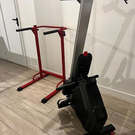 Buttes Chaumont Buttes Chaumont ホームステイ *