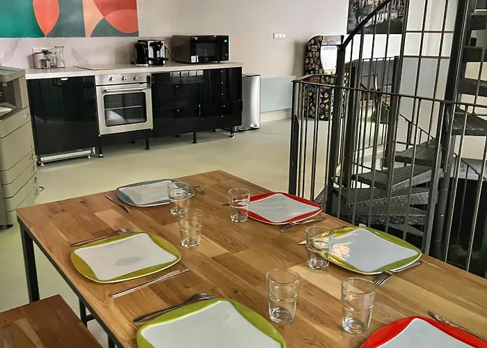 Buttes Chaumont Buttes Chaumont Homestay