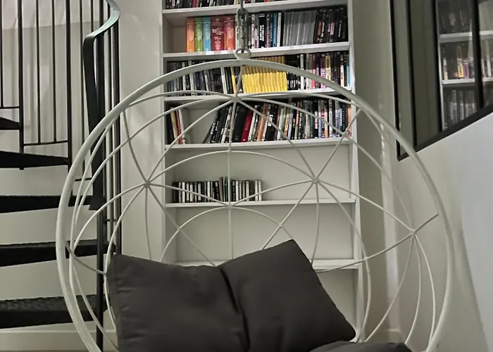 Buttes Chaumont Buttes Chaumont Homestay *