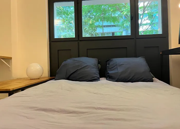 Buttes Chaumont Buttes Chaumont *