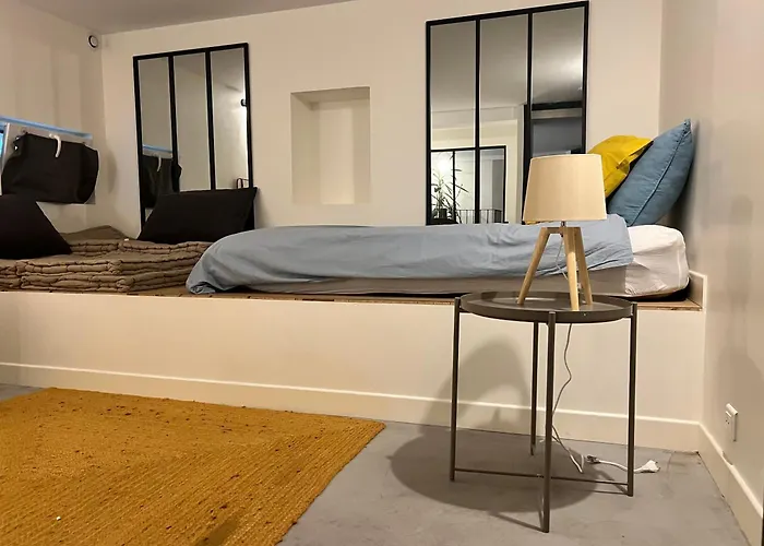 Buttes Chaumont Buttes Chaumont *